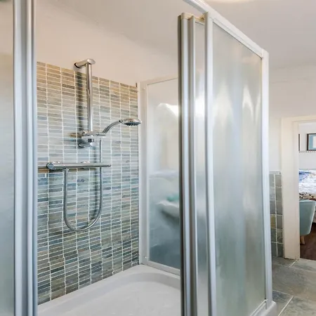 In With Private Terrace Apartament Lukka