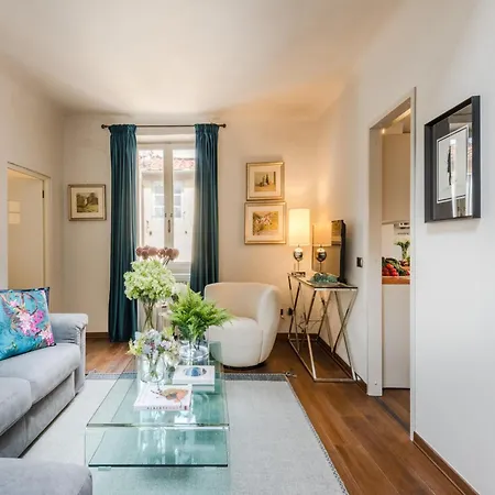In With Private Terrace Apartament